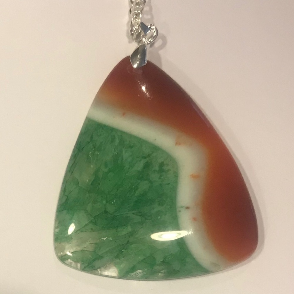 Green and orange agate necklace